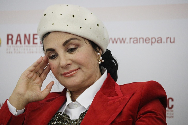 Ирина не раз говорила, что самое главное в жизни женщины — это муж и дети Ирина не раз говорила, что самое главное в жизни женщины — это муж и дети