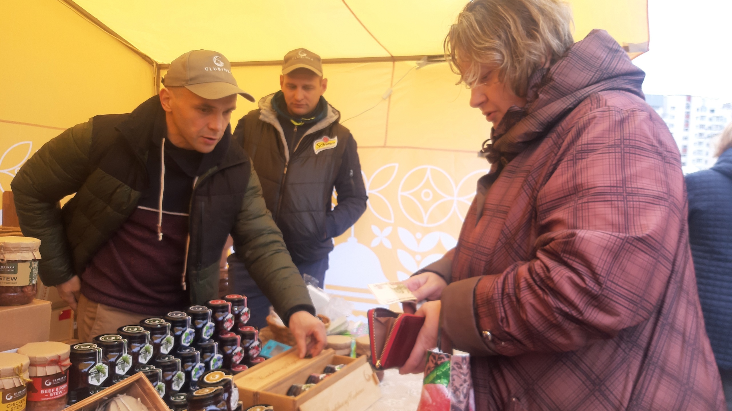 Из медведя, кабана и лося: на Маргаритинке продают необычную тушенку местного производства