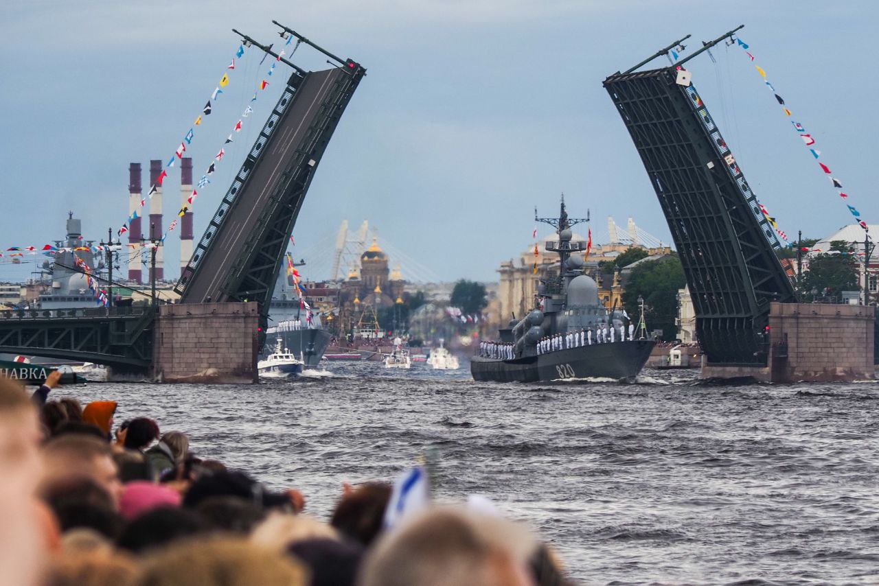 Где проходит день вмф в санкт петербурге. Морской парад в Санкт-Петербурге 2022. Парад ВМФ В Санкт-Петербурге. СПБ парад ВМФ 2022. Парад ВМФ В Кронштадте 2022.