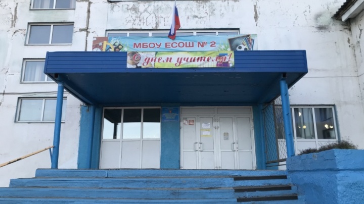 Чиновников Емельяновского района обвинили в плачевном состоянии аварийной школы