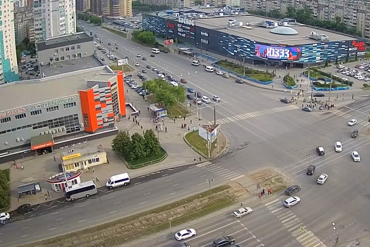 Авария произошла на тротуаре Авария произошла на тротуаре