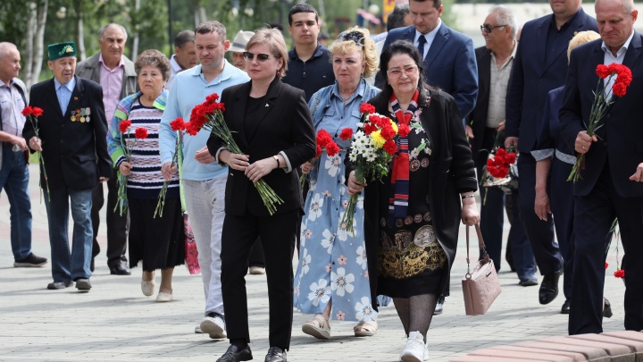 В Нефтеюганске почтили память первого выбранного мэра Владимира Петухова