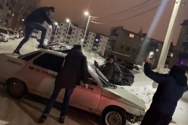 Участники флешмоба возмутили жителей Салавата Участники флешмоба возмутили жителей Салавата