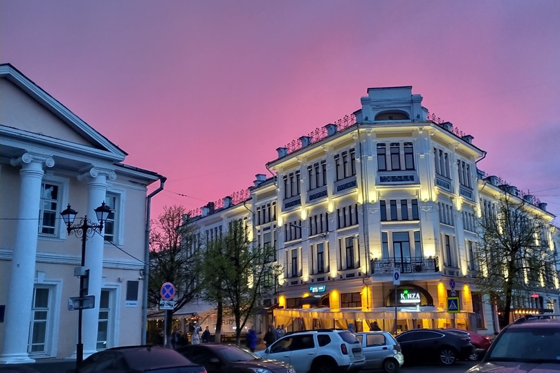 Таким был вечер в центре города Таким был вечер в центре города