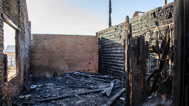 Погибла во сне: жительница Кузбасса сгорела при ночном пожаре