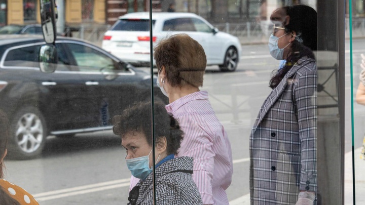 «Ожидаемый рост»: Роспотребнадзор по РТ рекомендовал носить маски в общественных местах
