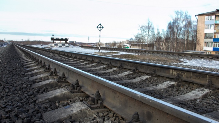 В Архангельске мужчина погиб под колесами поезда