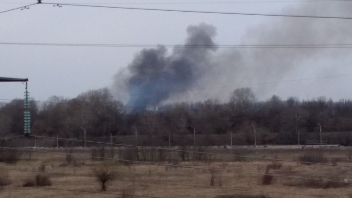 В Краснодаре потушили пожар площадью 1,2 гектара