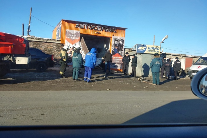В боксе стояла машина, на которой было установлено газовое оборудование В боксе стояла машина, на которой было установлено газовое оборудование
