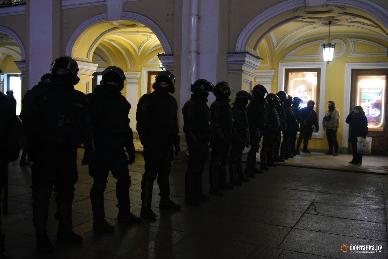 Петербург 003. Гостиный двор задержания. Митинг Гостиный двор. Новости Санкт-Петербург Гостиный двор.