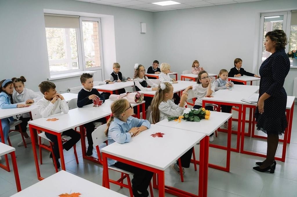 Классы в «Январе» небольшие — это позволяет уделить внимание каждому ребенку Классы в «Январе» небольшие — это позволяет уделить внимание каждому ребенку