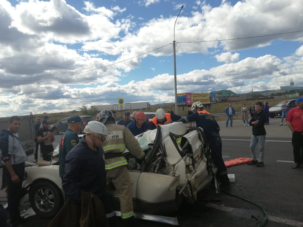 Водителя и пассажиров, пострадавших в тройном ДТП в Чите, госпитализировали