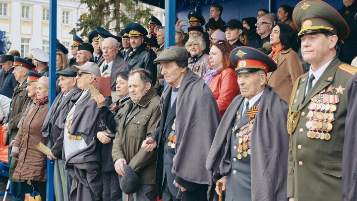 Чиновники подарили консервы: сколько денег выплатили ярославским ветеранам ко Дню Победы
