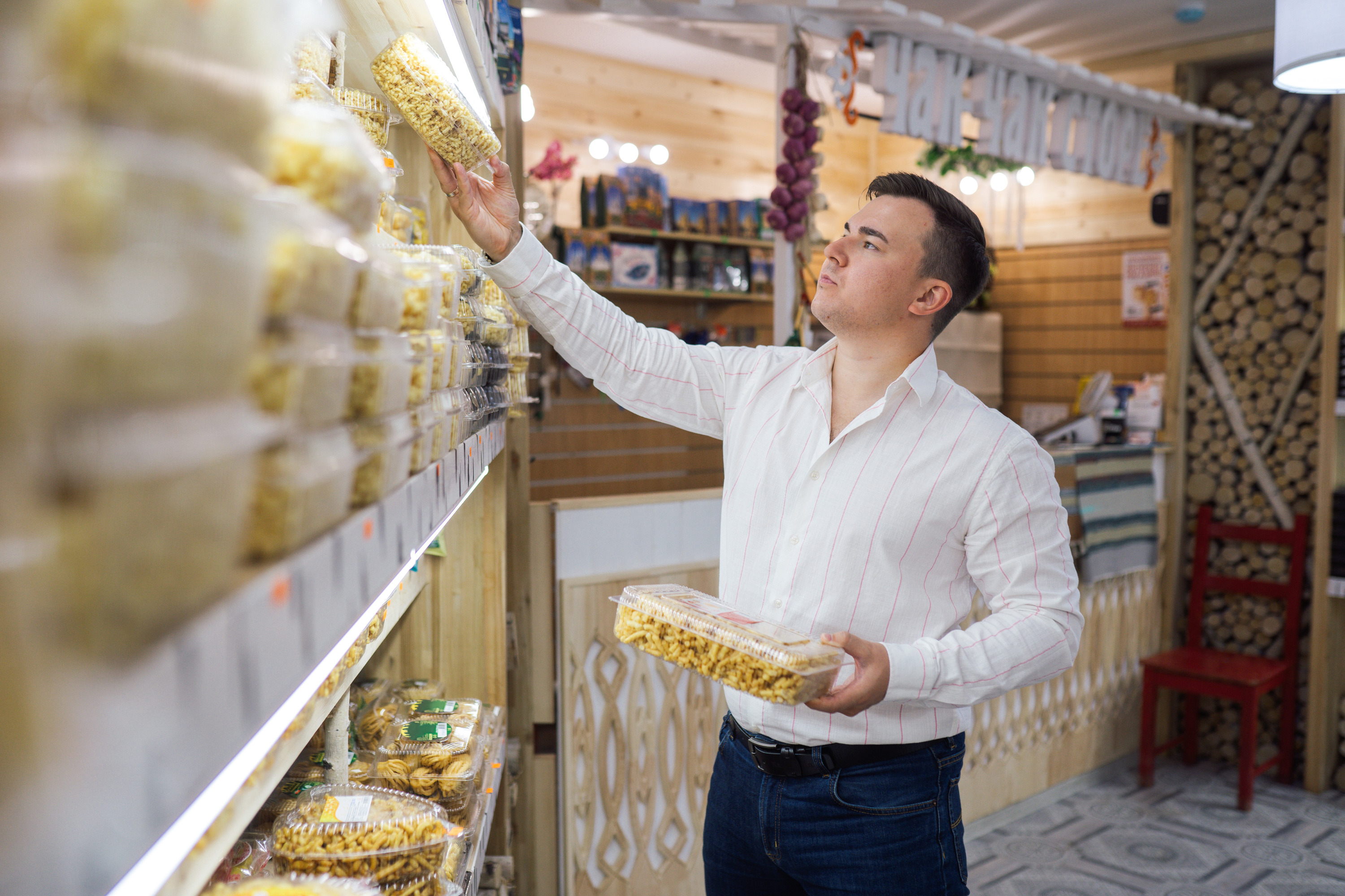 Ильнур Насибуллин, владелец магазина сладостей «Чак-Чак Store», Казань Ильнур Насибуллин, владелец магазина сладостей «Чак-Чак Store», Казань