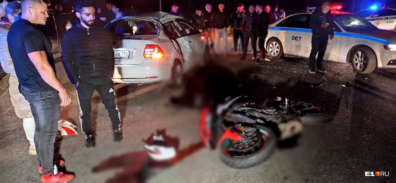 На Сибирском тракте водитель иномарки насмерть сбил мотоциклиста. Ему было 24 года
