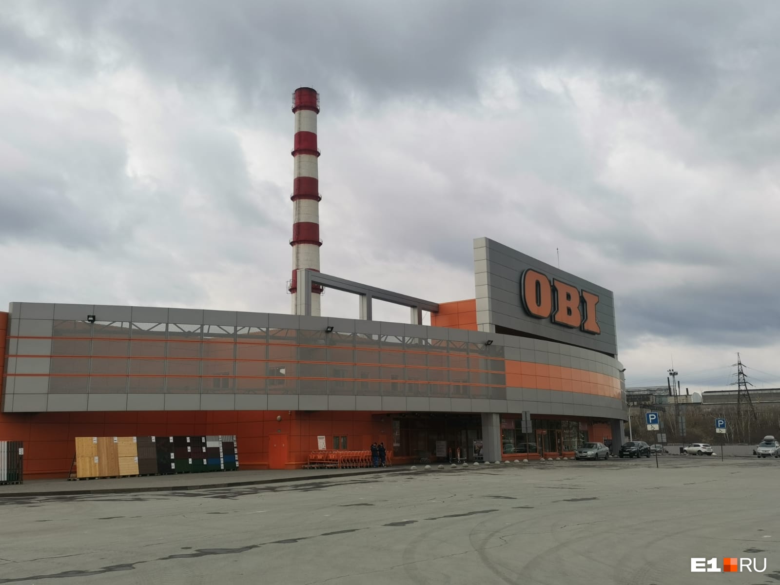 В Екатеринбурге после долгого простоя открылись гипермаркеты OBI