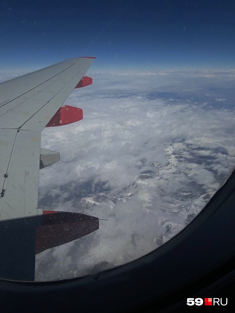 Фото из самолета, летящего из Екатеринбурга в Ереван — на память