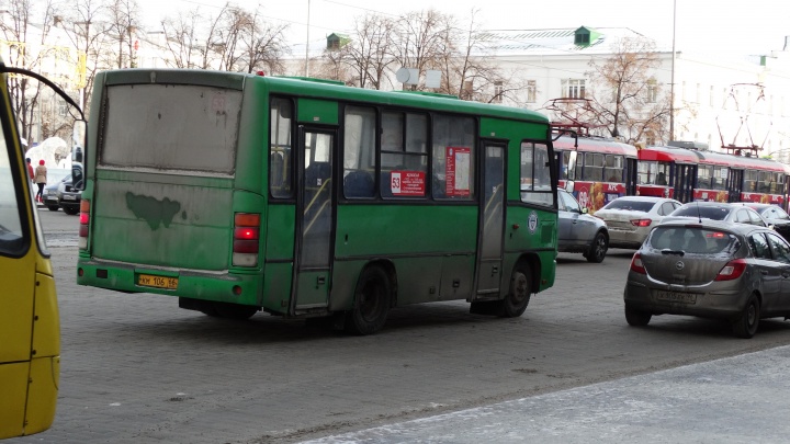 В Екатеринбурге перекроют несколько улиц. Рассказываем, как будут ходить автобусы