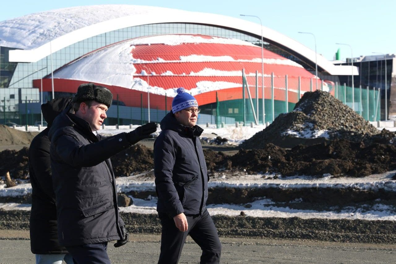 Кемерово последние новости сегодня. Парк 300 летия Кузбасса. Новая набережная. Кемерово набережная Кузбасс. Мост парк 300 летия.