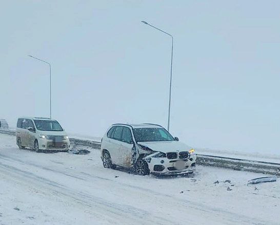 Водительница въехала в патруль