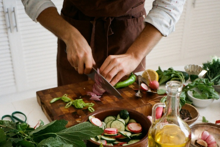 Научитесь вкусно готовить вместе с поварами кулинарного проекта <a href="https://vk.com/kulinarka1" class="_ io-leave-page" target="_blank" rel="sponsored">iFood</a>