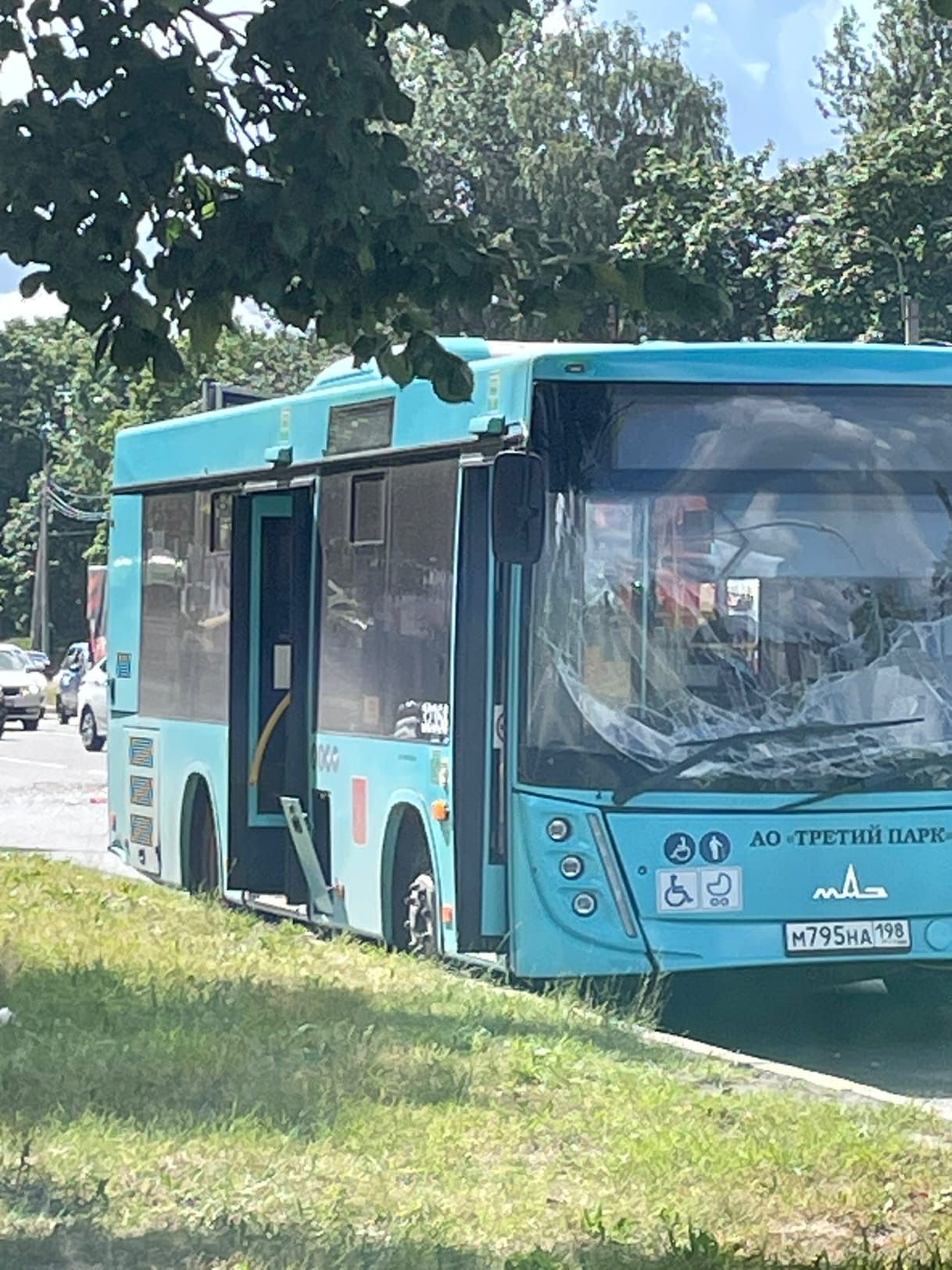 Подробности ДТП на Выборгском шоссе: автобус въехал в тягач, вставший перед  «зеброй» | 06.07.2022 | Санкт-Петербург - БезФормата