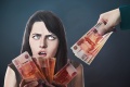«Далеко не 13%»: бухгалтер посчитала, сколько реально налогов платят новосибирцы (вы удивитесь)