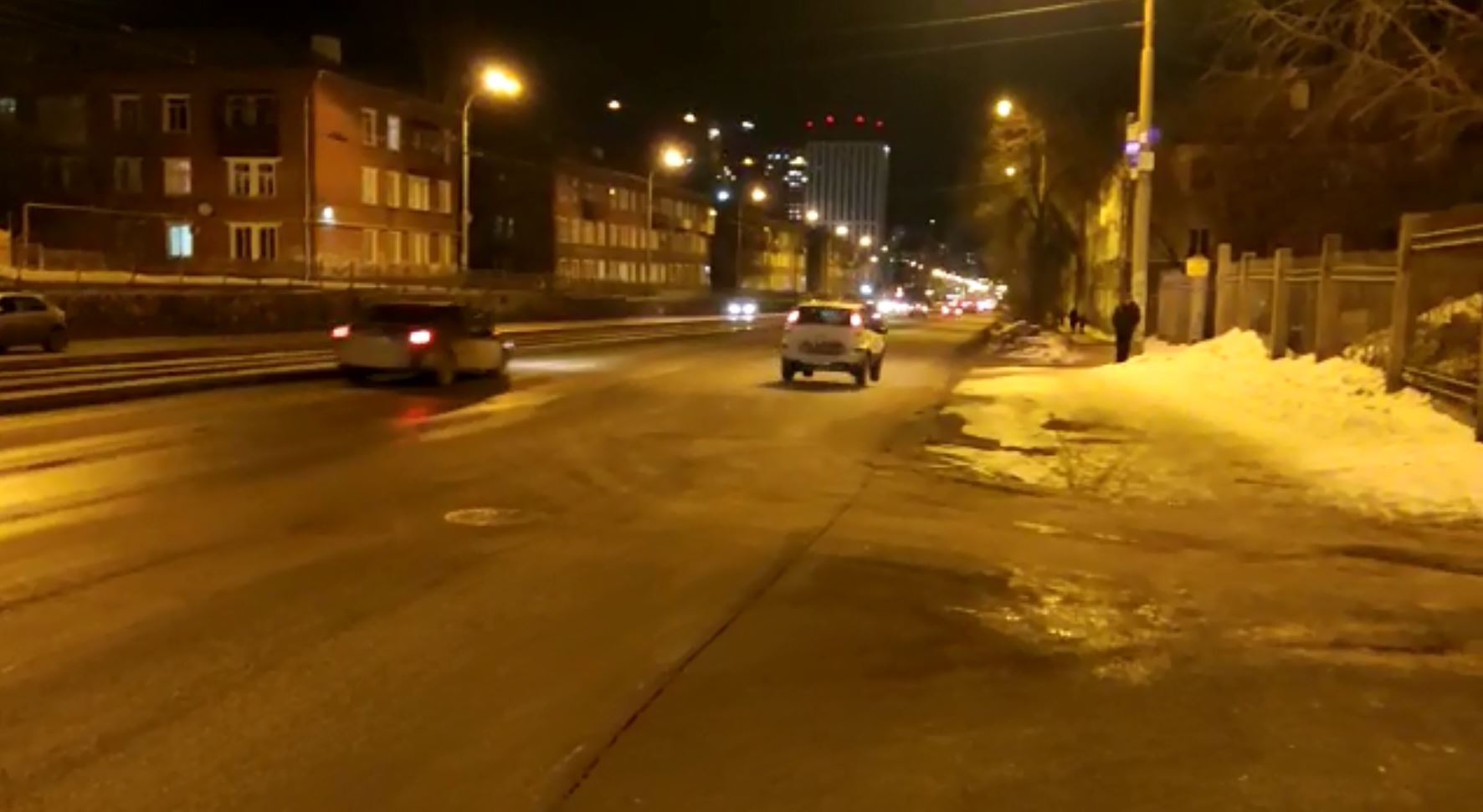 Бессмертный трамплин: после «ремонта» улицы Бакинских Комиссаров машины продолжают разбивать подвески