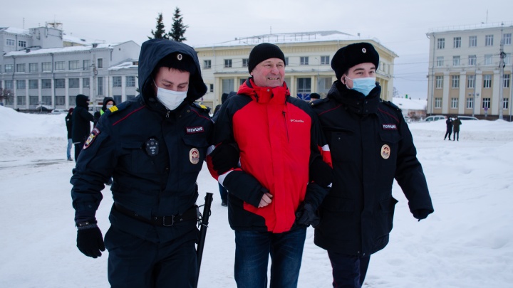 В Архангельске вместо акции за мир прошли задержания