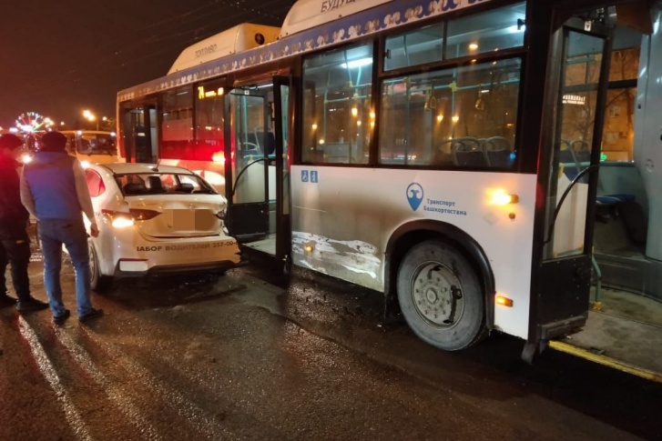 ДТП с автобусом произошло в Уфе
