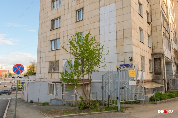 «Свеча» была на месте этого белого прямоугольника «Свеча» была на месте этого белого прямоугольника