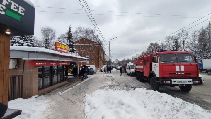 «Найти провокатора и пусть снег чистит»: жители Уфы — о волне эвакуаций в школах из-за угроз