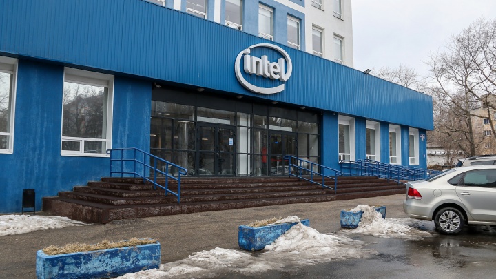 Intel заявил о приостановке деятельности в России. В нижегородском офисе работают более 800 специалистов