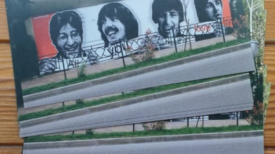 В Сочи в память об уничтоженном граффити с The Beatles выпустили открытки