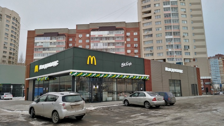 Открытый 2 недели назад McDonald’s возле «Планеты» уже пытаются убрать через суд