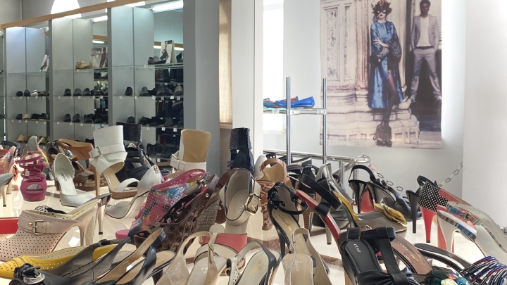 Финальная распродажа в самом разгаре: из Тюмени уходит большой магазин обуви