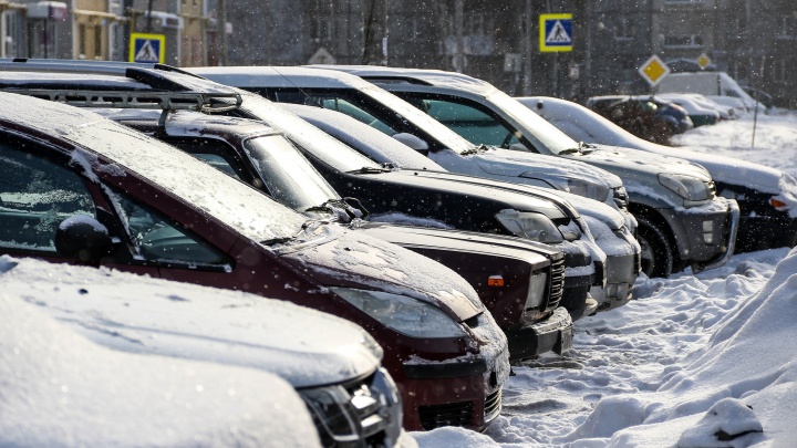 На улицах Заломова и Гоголя ограничат парковку с 9 декабря. Это связано с подготовкой к зимнему сезону