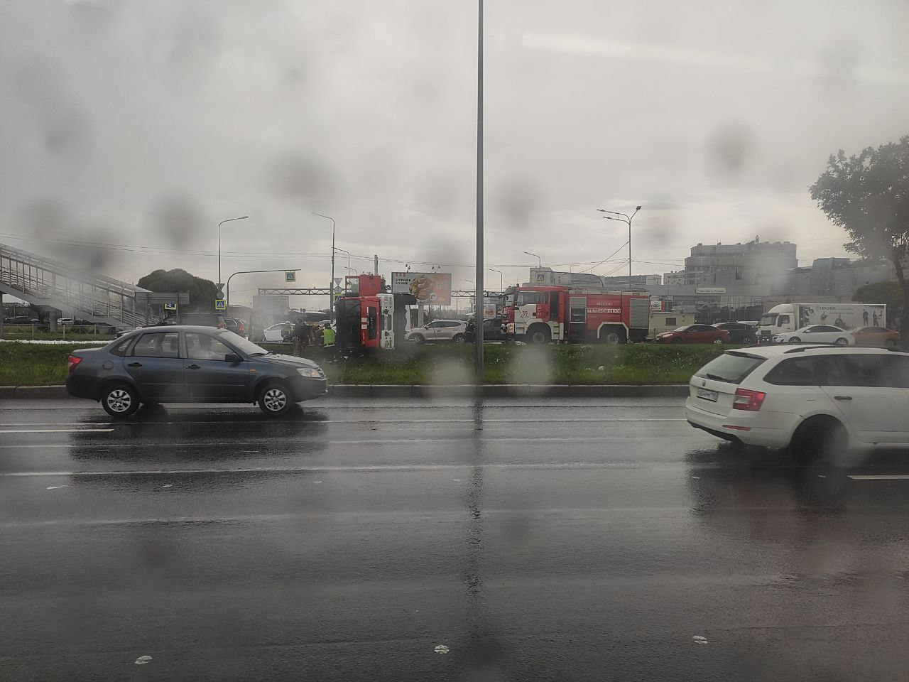 Пулковское дело фото. Пожар на пулковском шоссе. Пулково парковка спб. Машины на пулковском шоссе. Памятник на пулковском шоссе.