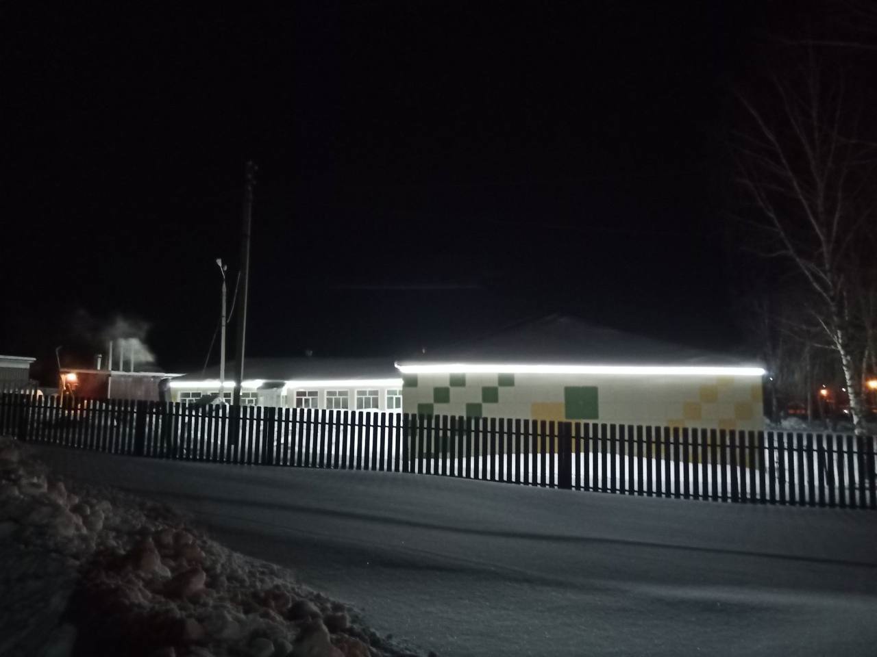 Школа в селе Печмень освещается по периметру в темное время