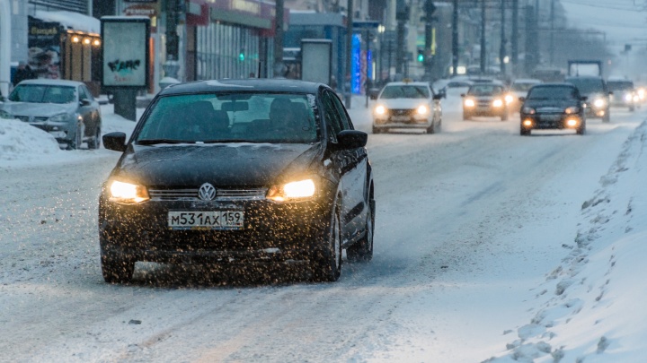 ГИБДД предупреждает пермяков об ухудшении дорожных условий из-за серьезных снегопадов