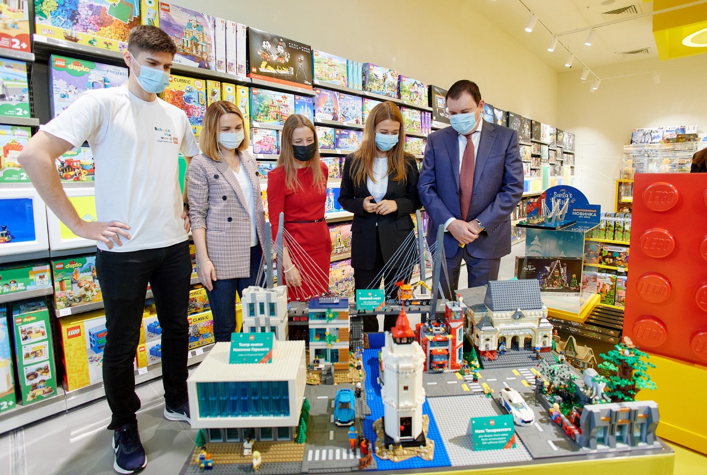 Европейские бренды добираются до Владивостока с опозданием. Например, первый магазин Lego открылся только в 2021 году. «Макдоналдс» — в <nobr class="_">2020-м</nobr>