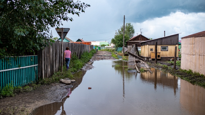 Жителей подверженных затоплению домов в Могоче эвакуировали. Ночью снова обещают дождь