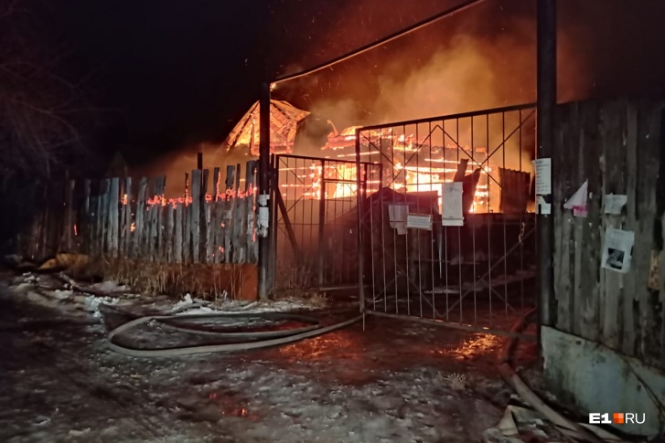 Проблема была в том, что ближайший водоем был в двух километрах от места пожара Проблема была в том, что ближайший водоем был в двух километрах от места пожара