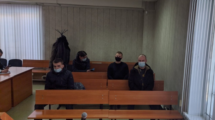 В Новосибирске судят продавцов шин и дисков — они обманули 352 человека через интернет
