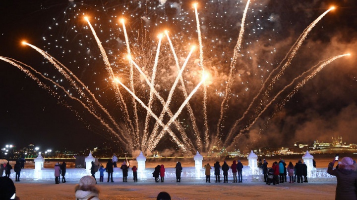 Власти Казани разрешили запускать фейерверки на новый год. Но только на 4 площадках