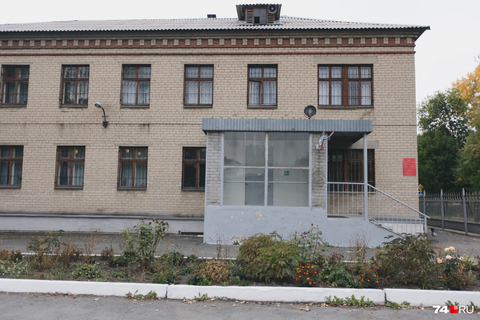 Здесь в четверг тоже никого не принимают Здесь в четверг тоже никого не принимают