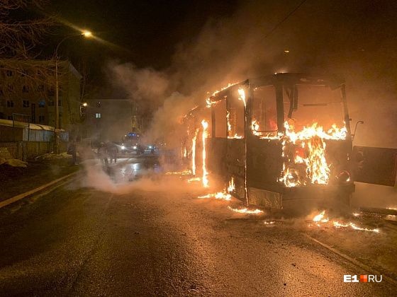 «Восстановлению не подлежит»: в свердловском городе сгорел единственный трамвай