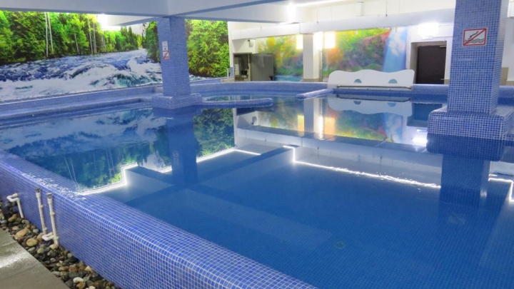 Администратору и директору аквацентра в Шушенском грозит 6 лет за гибель девочки в бассейне