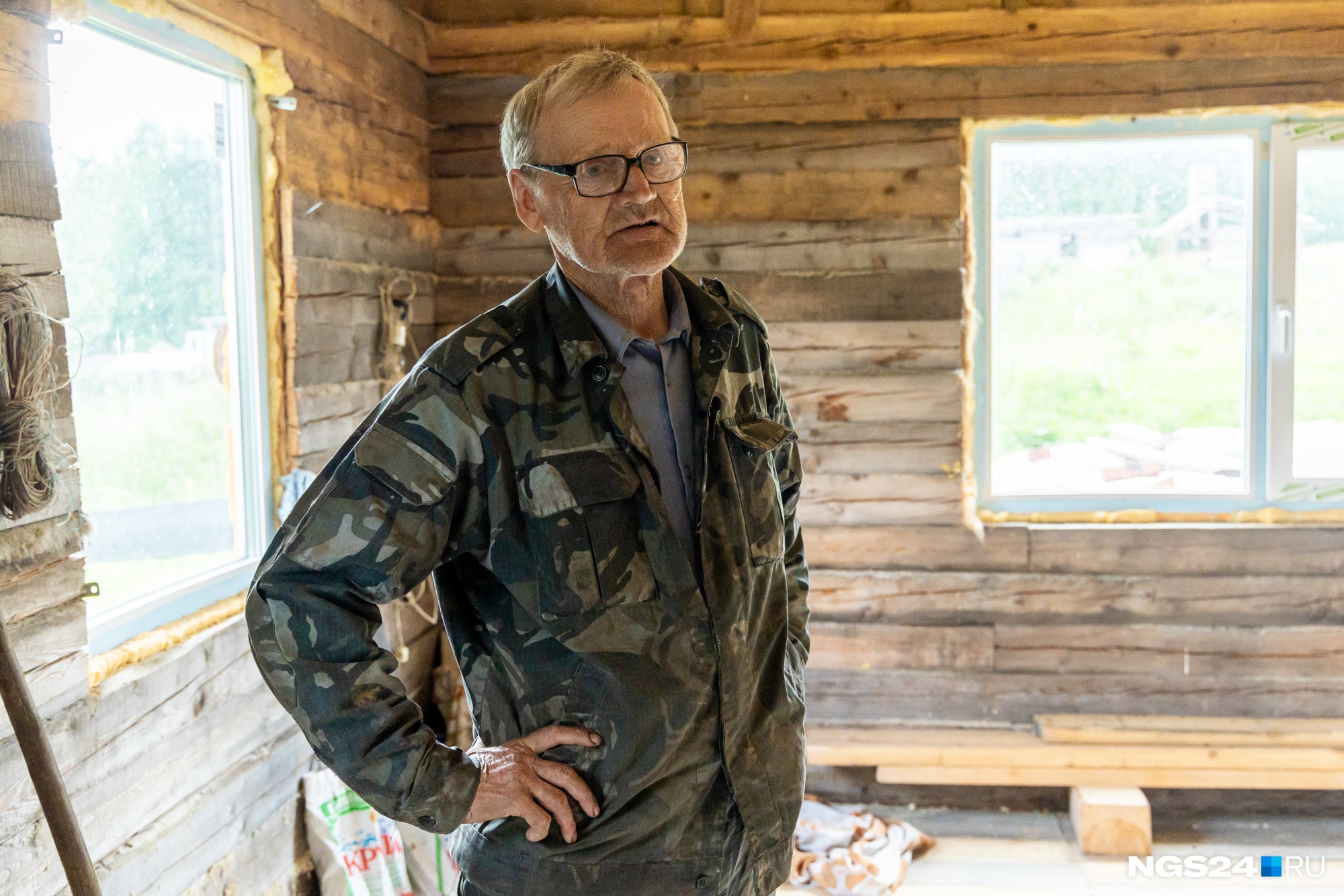 Анатолий Федорович строит дом в заброшенном селе вопреки желанию родственников Анатолий Федорович строит дом в заброшенном селе вопреки желанию родственников
