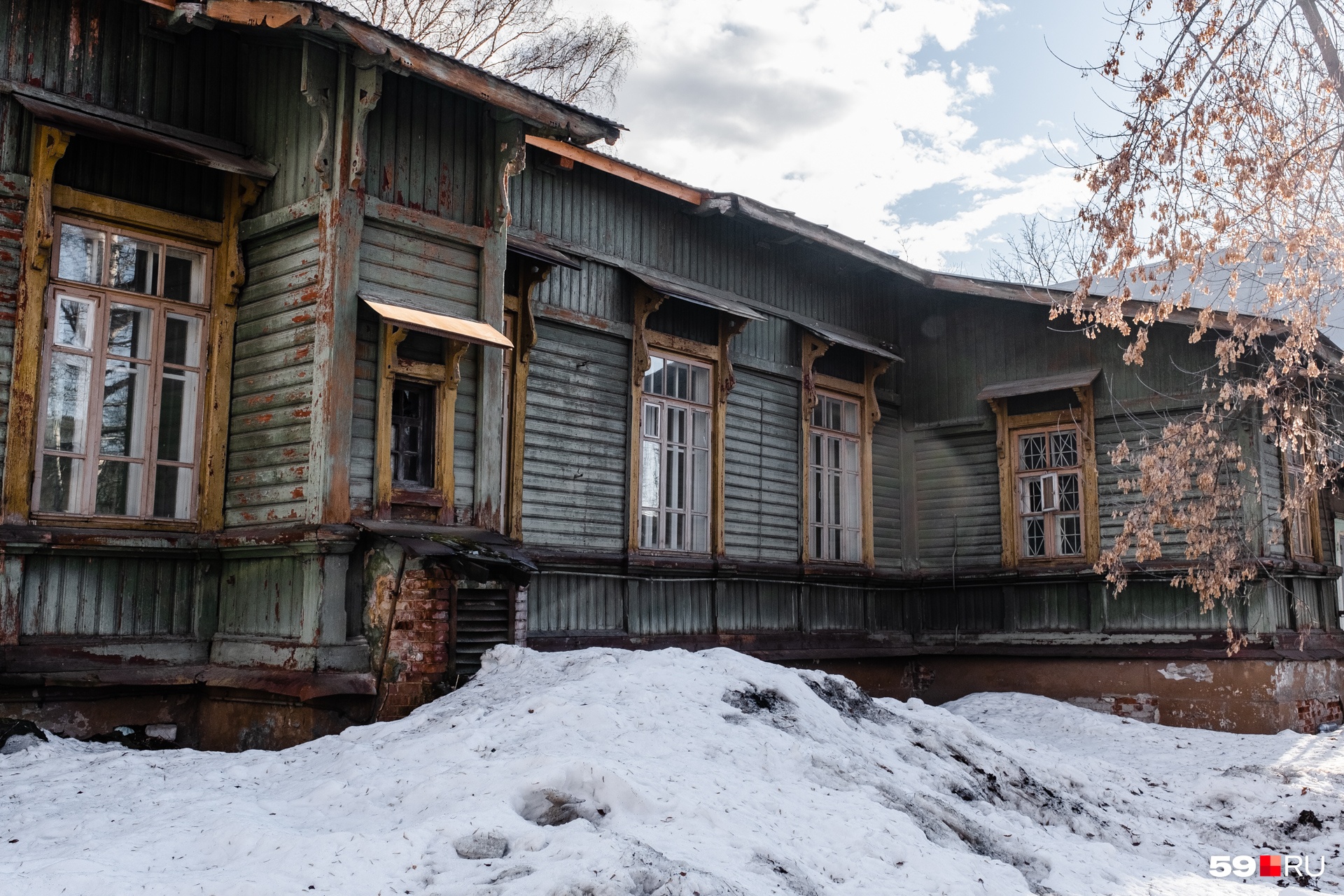 Заодно напомним, как выглядит один из лечебных корпусов (все остальные примерно такие же) Заодно напомним, как выглядит один из лечебных корпусов (все остальные примерно такие же)